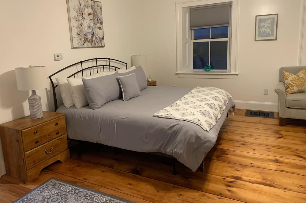 Photo of Bedroom in Schodack Landing