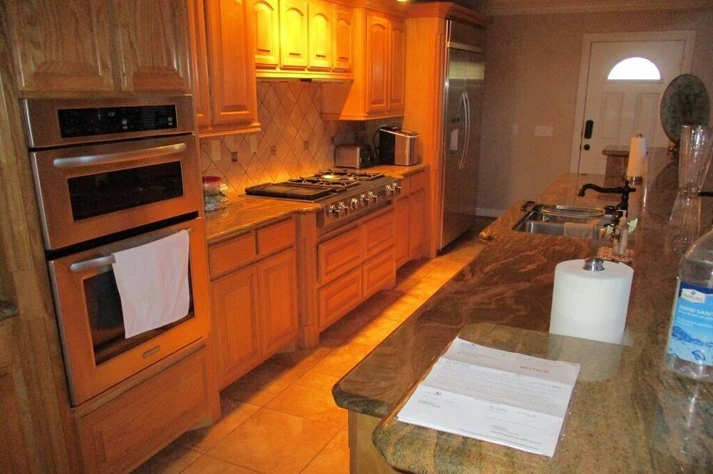 Photo of Kitchen in Broaddus
