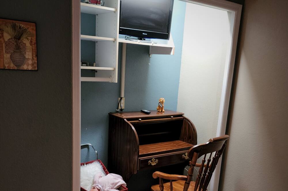Photo of Bedroom in Seffner Community Alliance