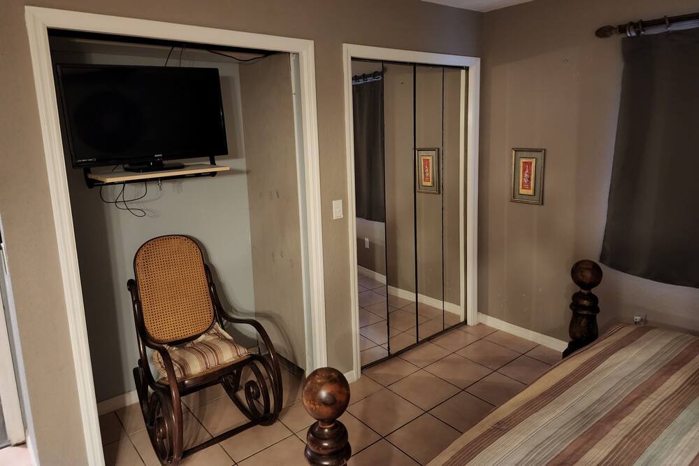 Photo of Bedroom in Seffner Community Alliance