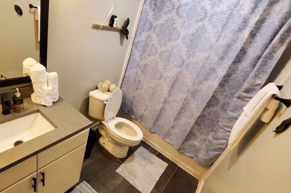 Photo of Bathroom in Far North Dallas