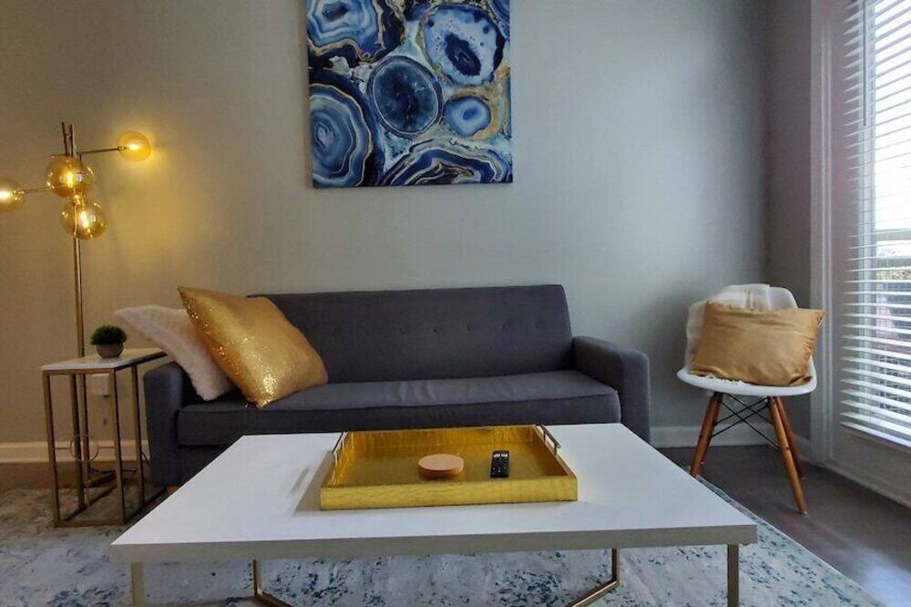 Photo of Livingroom in Far North Dallas