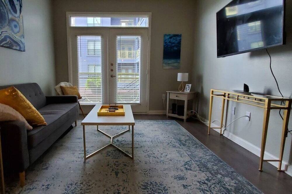 Photo of Livingroom in Far North Dallas