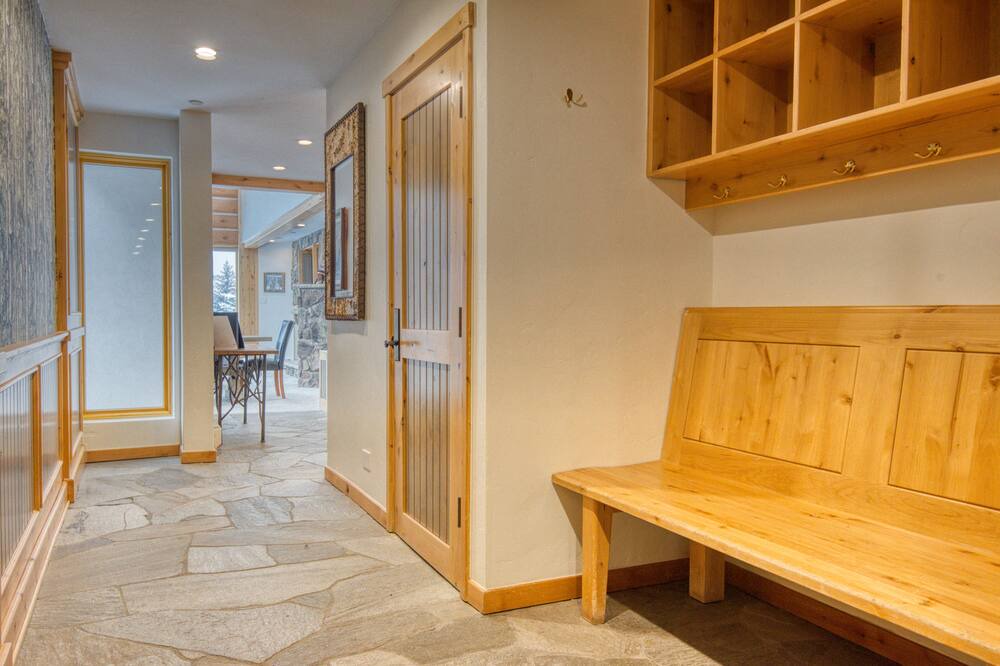 Photo of Livingroom in Vail