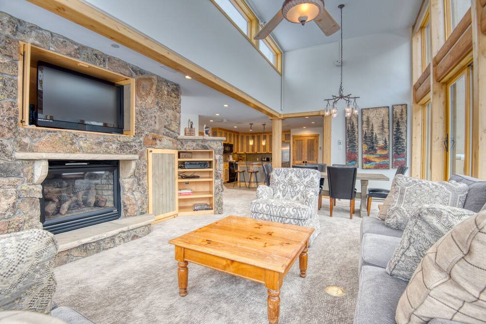 Photo of Livingroom in Vail