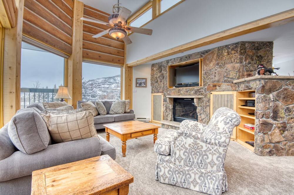 Photo of Livingroom in Vail