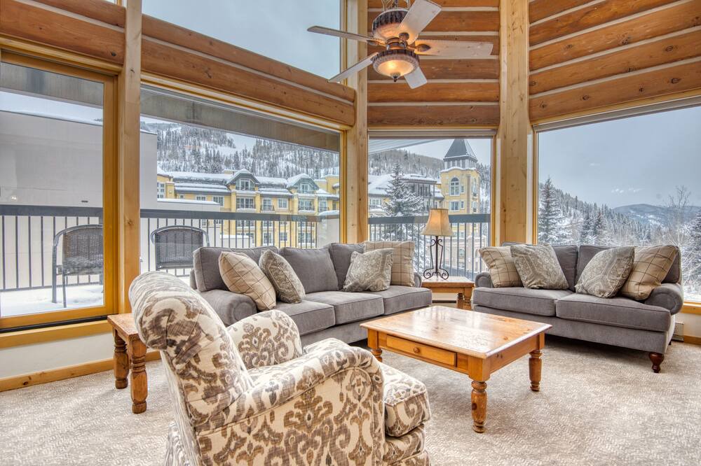 Photo of Livingroom in Vail