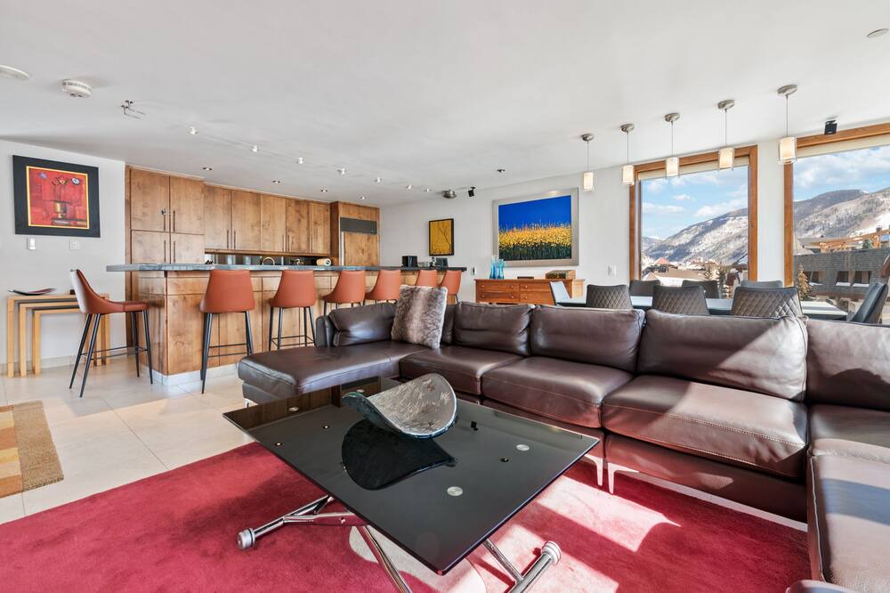 Photo of Livingroom in Vail