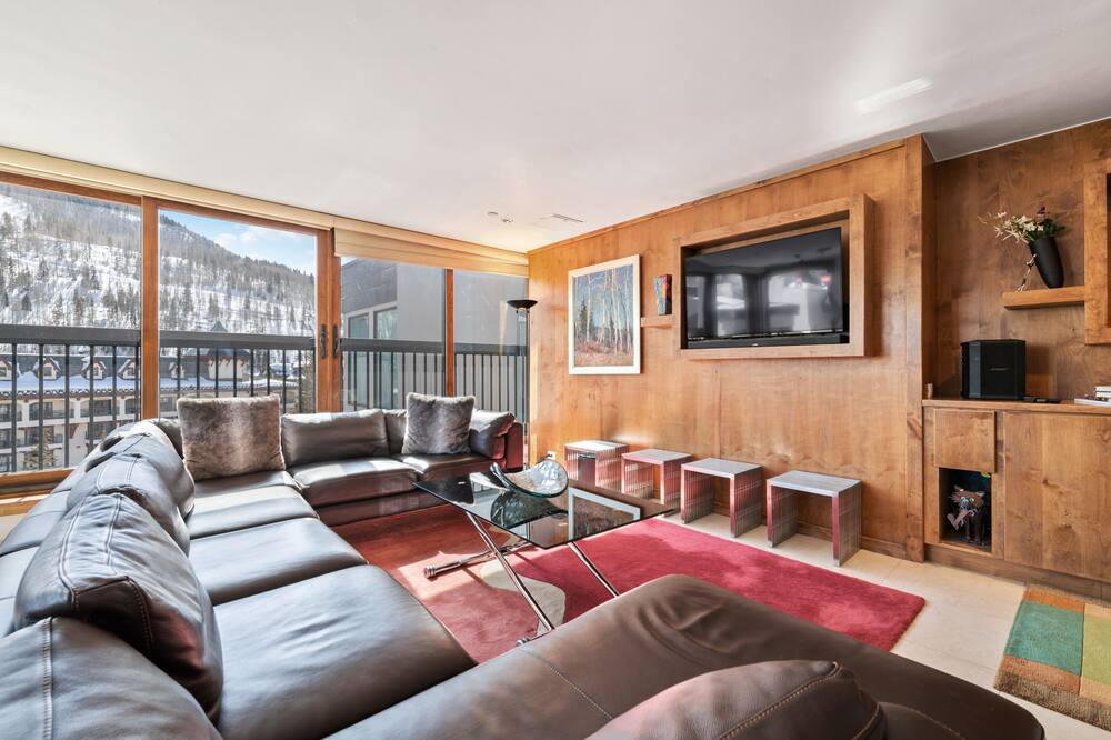 Photo of Livingroom in Vail