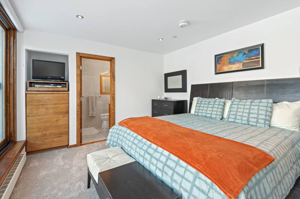 Photo of Bedroom in Vail