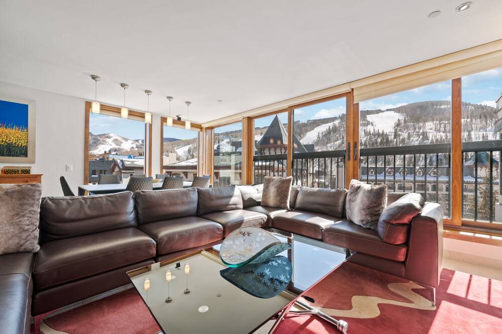Photo of Livingroom in Vail