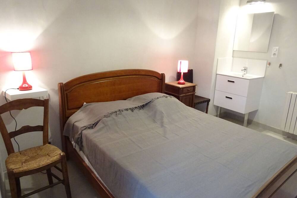 Photo of Bedroom in Montclar