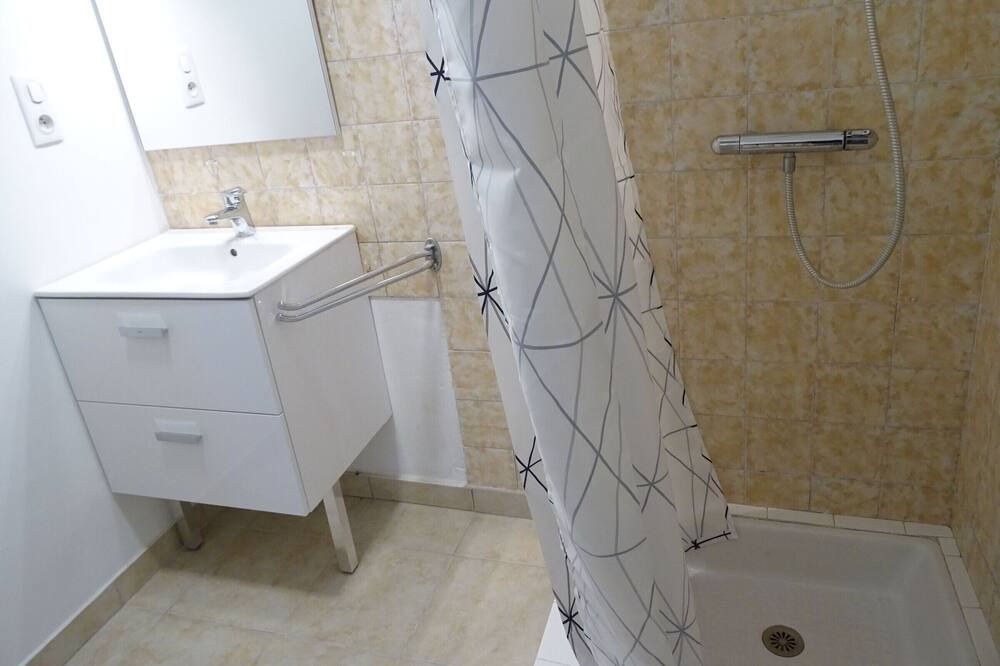 Photo of Bathroom in Montclar