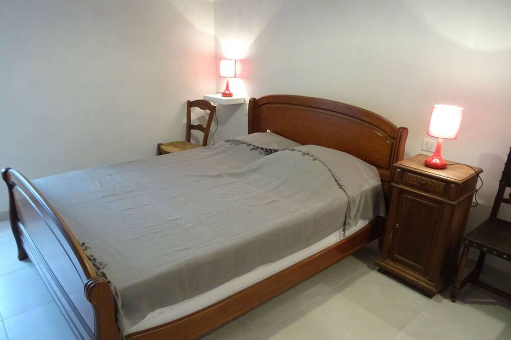 Photo of Bedroom in Montclar