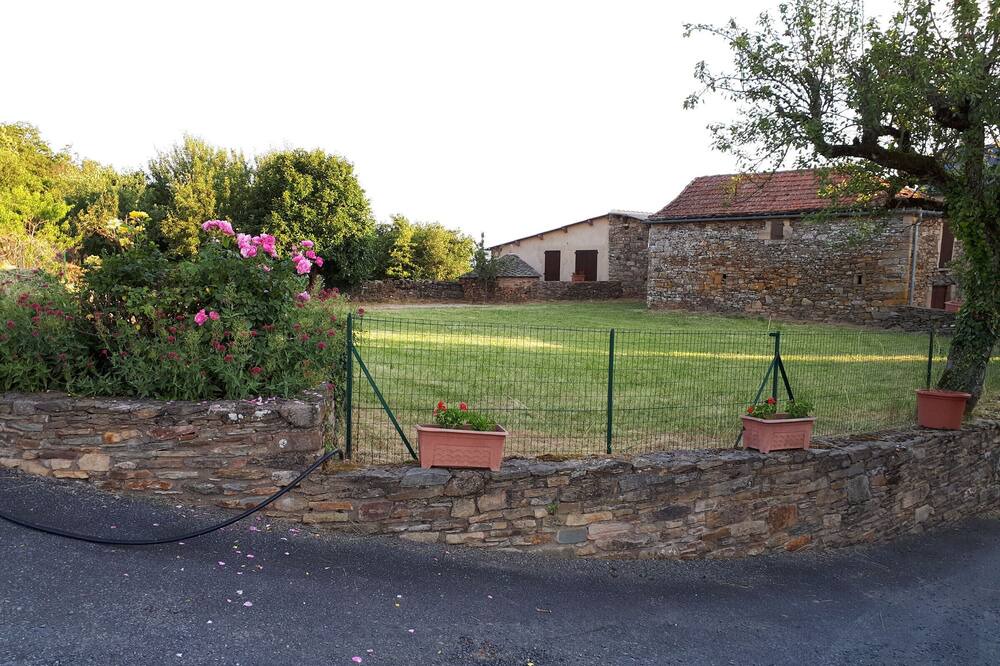Photo of Outdoor in Montclar