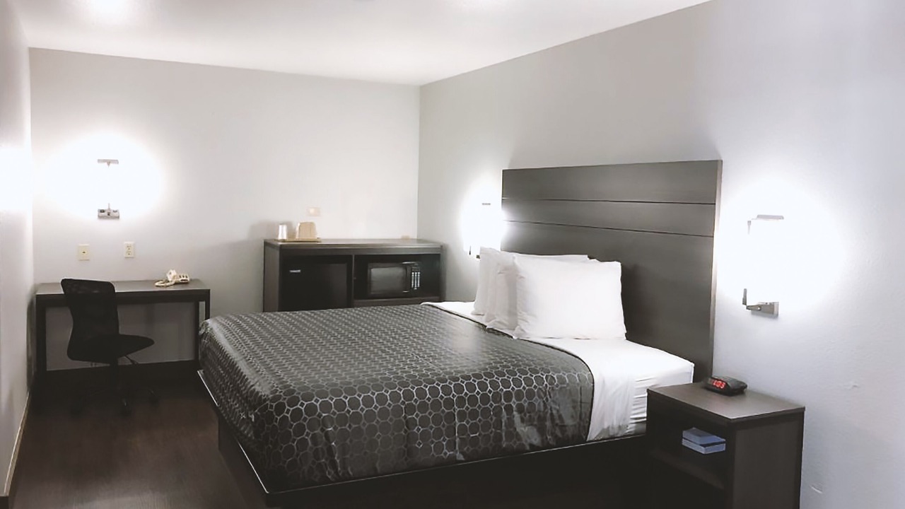 Photo of Bedroom in Arena District