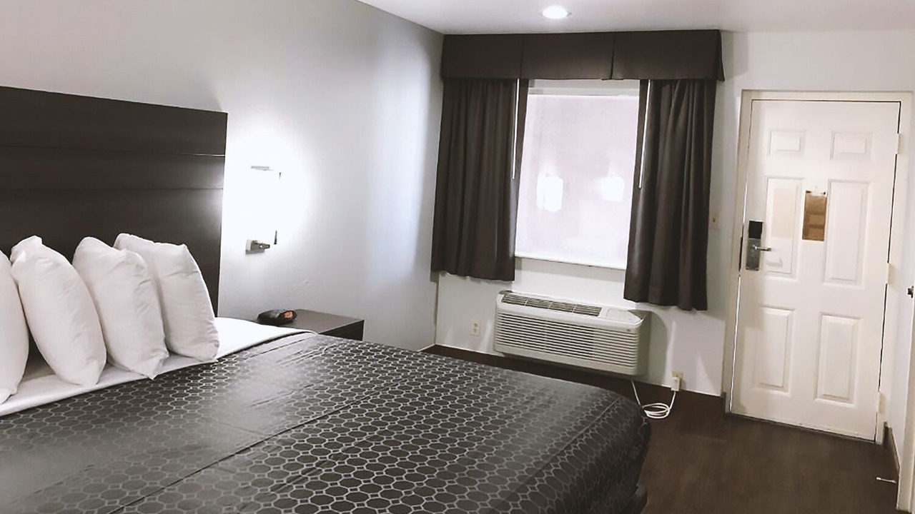 Photo of Bedroom in Arena District