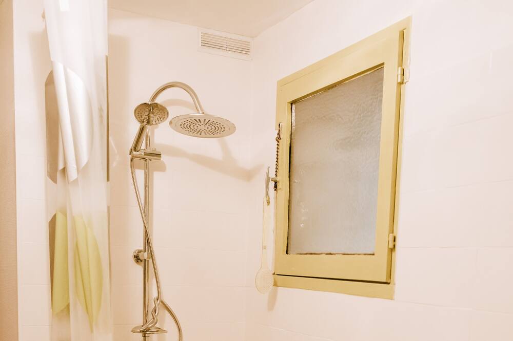 Photo of Bathroom in Autignac