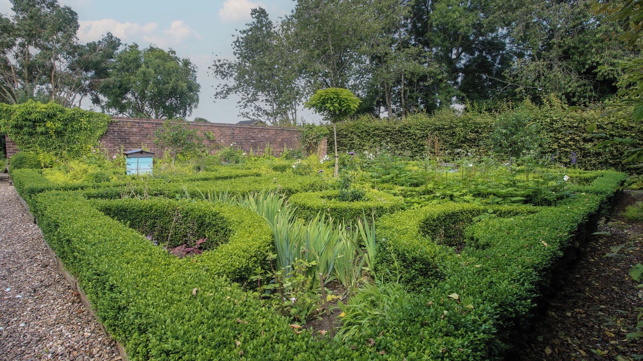 Photo of Others in Kidderminster