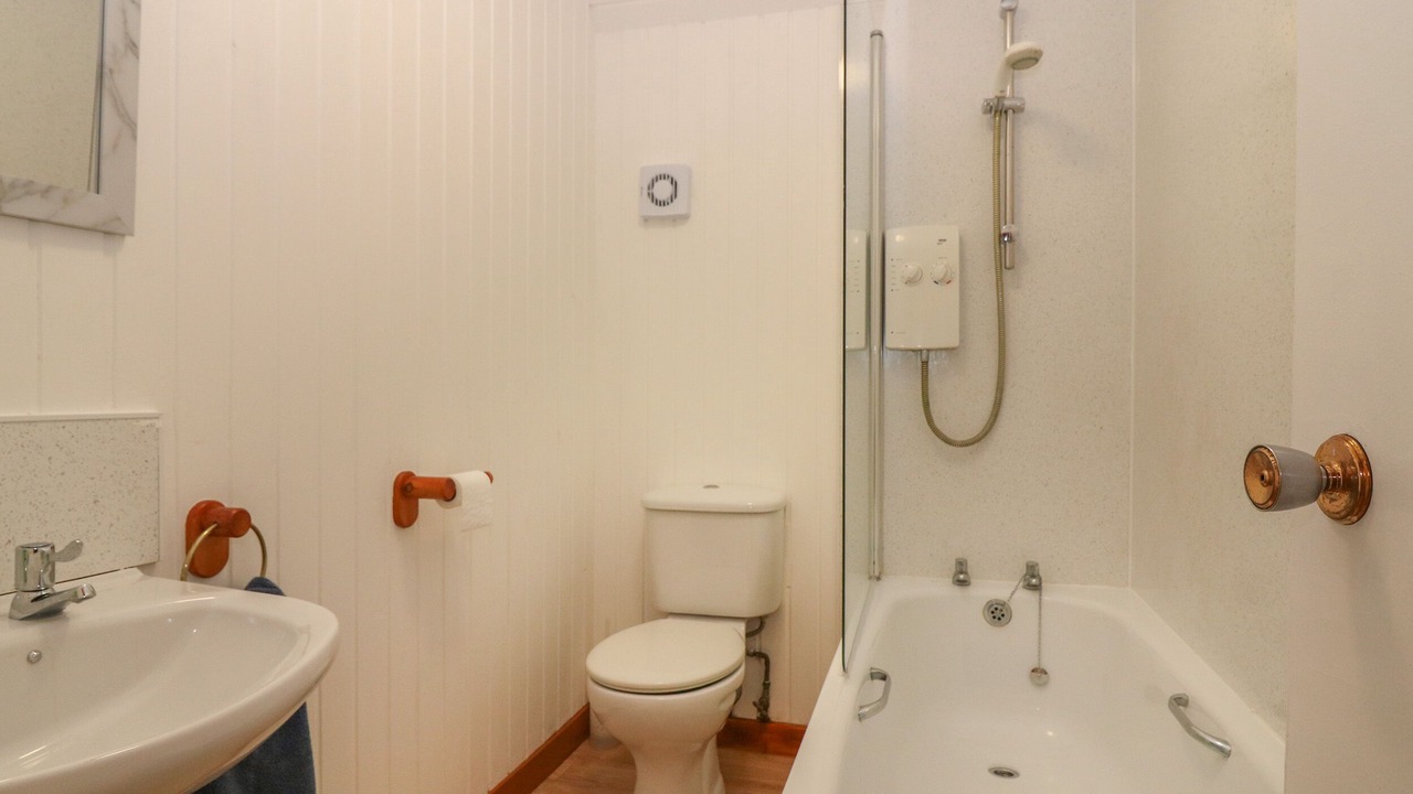 Photo of Bathroom in St Combs