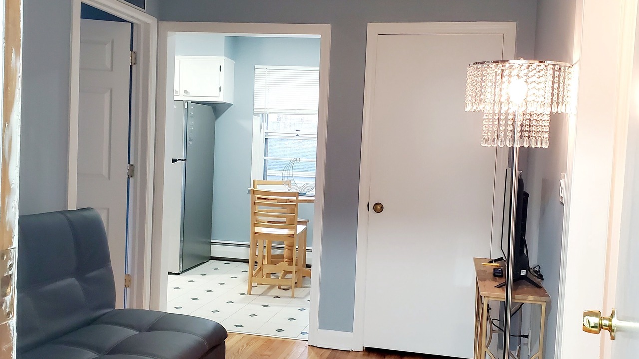 Photo of Livingroom in Cove - East Side - Shippan