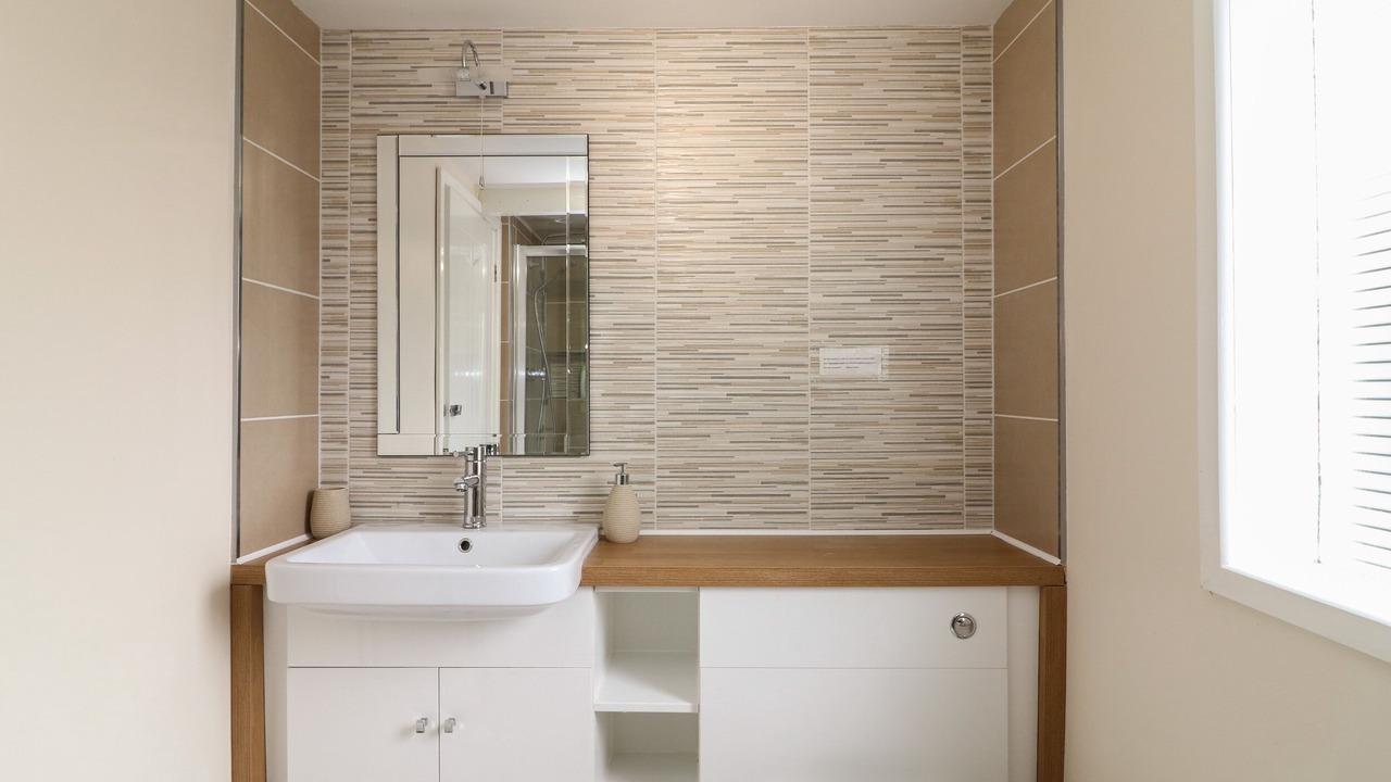 Photo of Bathroom in Heligan