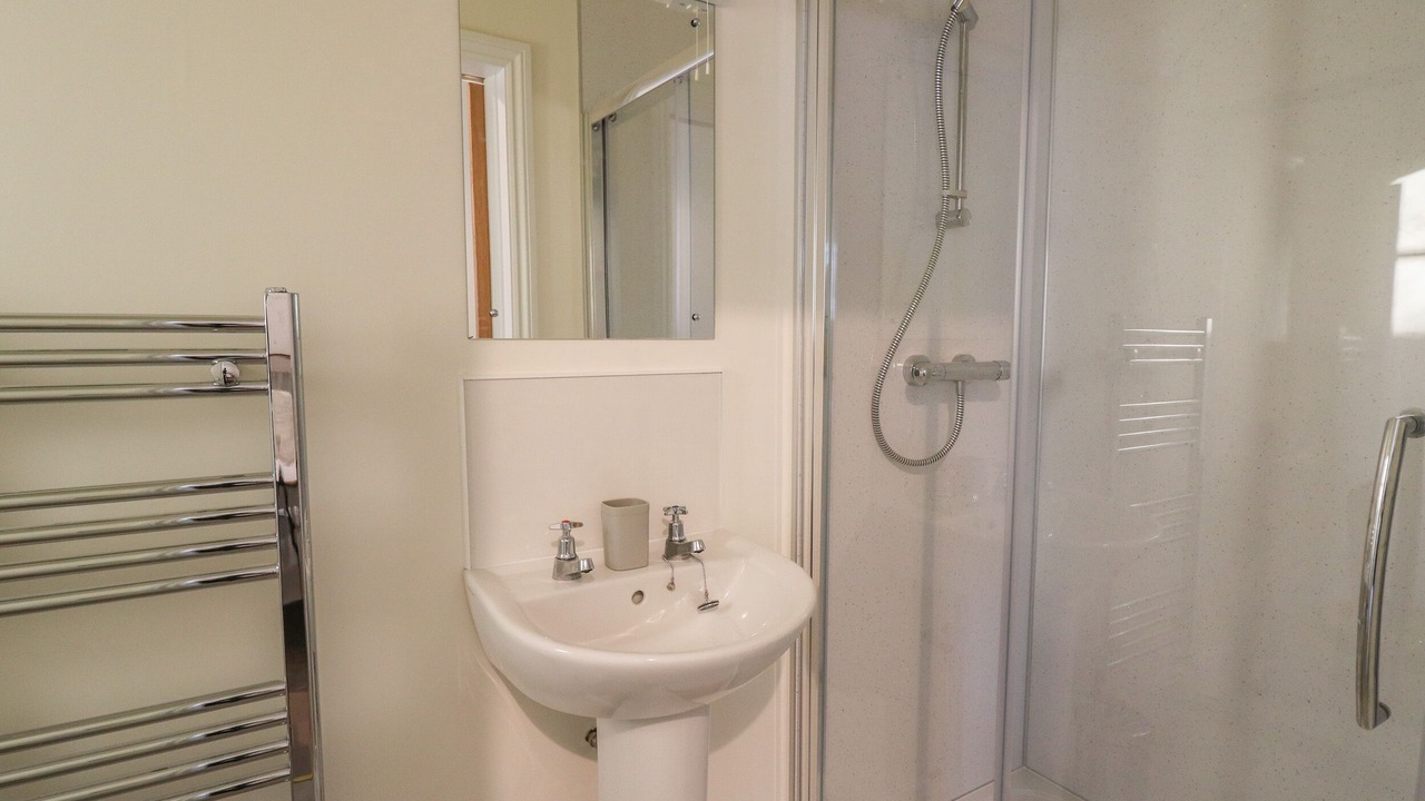 Photo of Bathroom in Llandefeilog