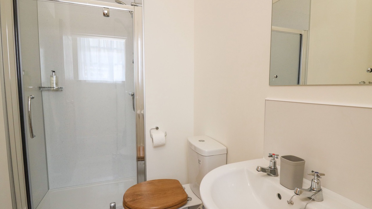 Photo of Bathroom in Llandefeilog