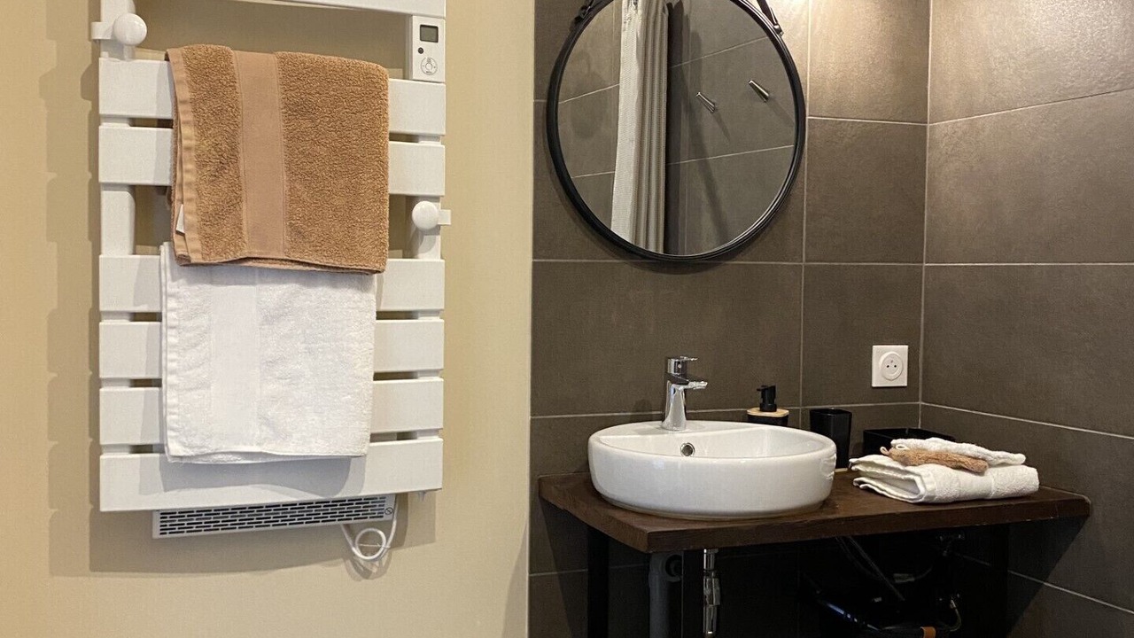 Photo of Bathroom in L'Honor-de-Cos