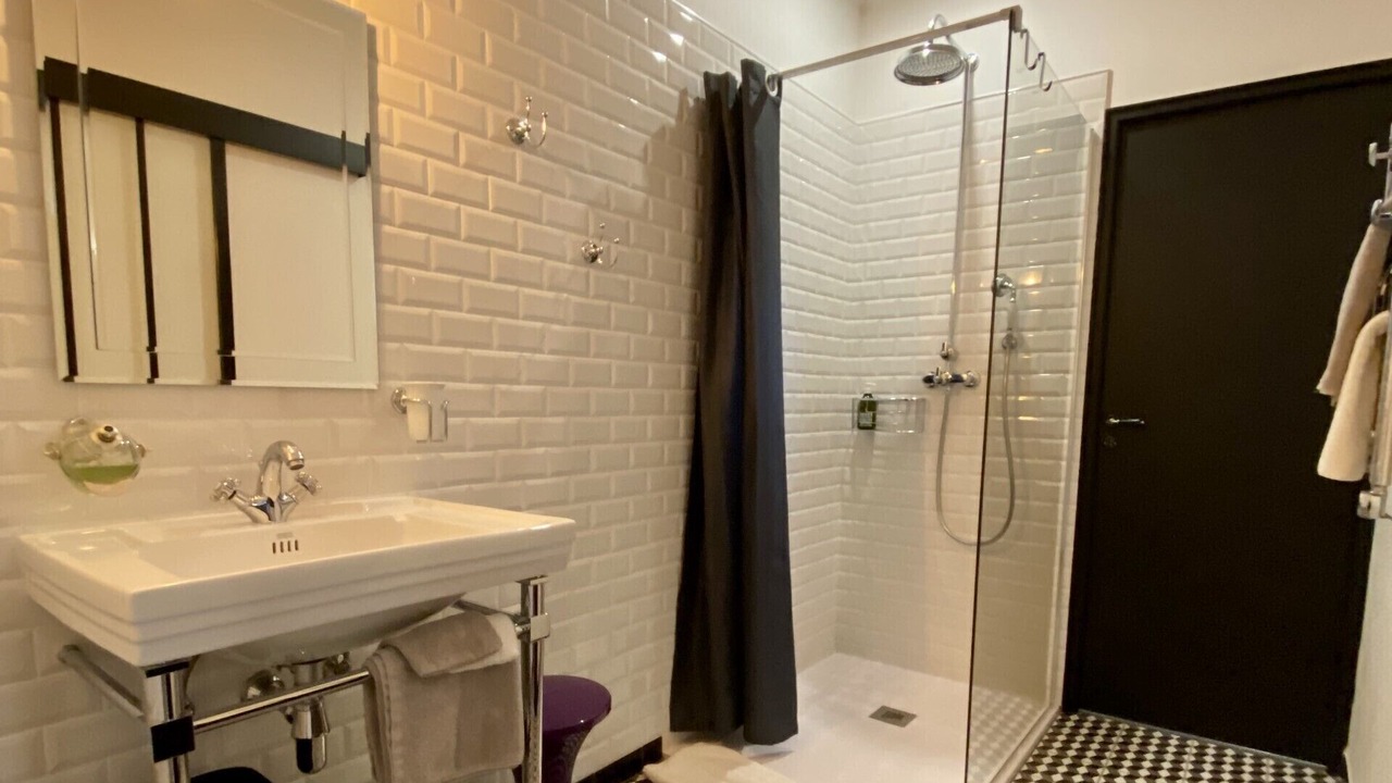Photo of Bathroom in L'Honor-de-Cos