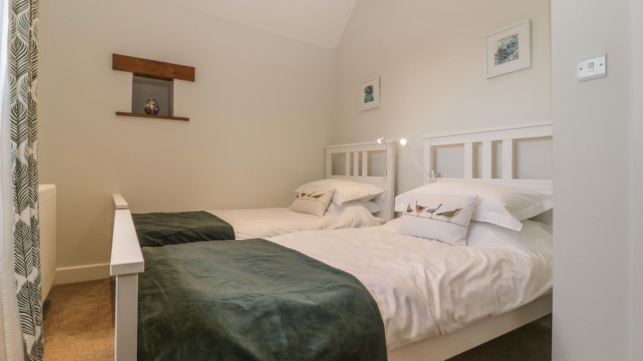 Photo of Others in Mark