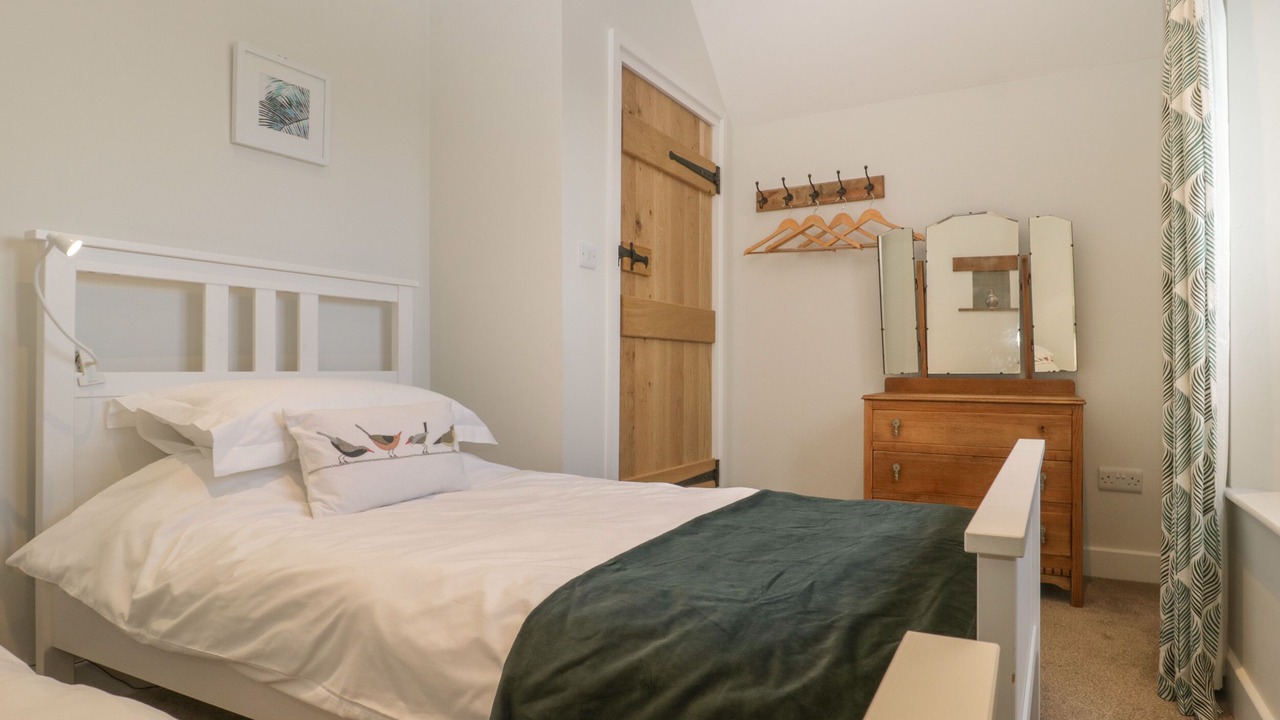 Photo of Others in Mark