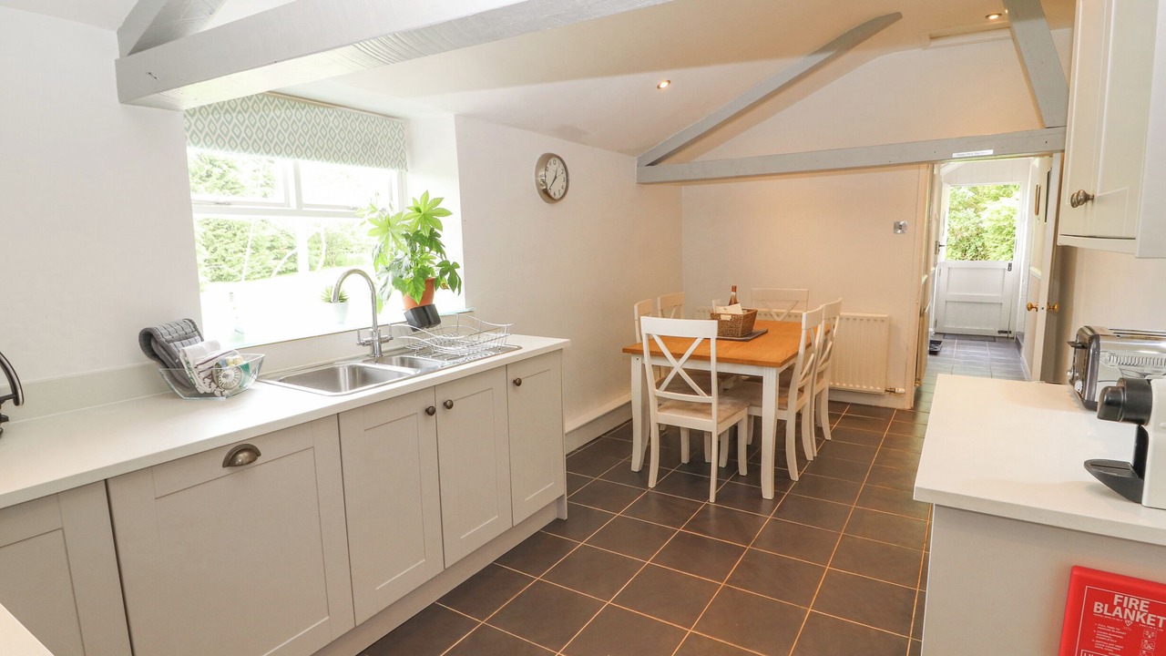 Photo of Others in Hutton