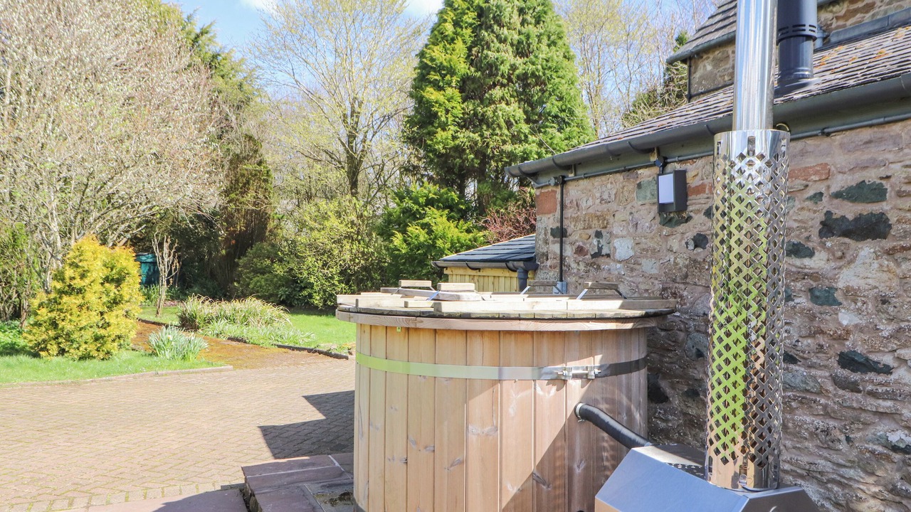 Photo of Outdoor in Hutton