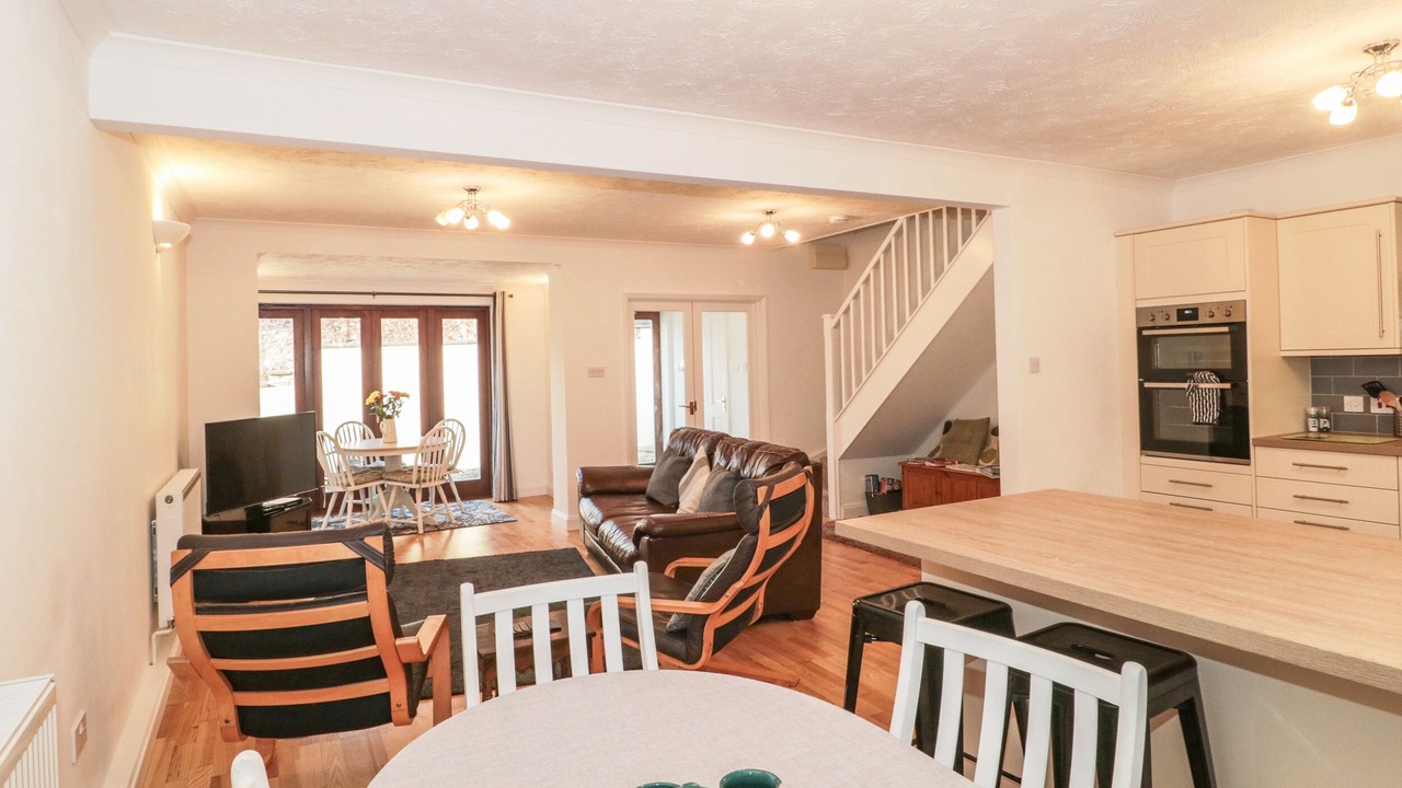 Photo of Others in Cheddar