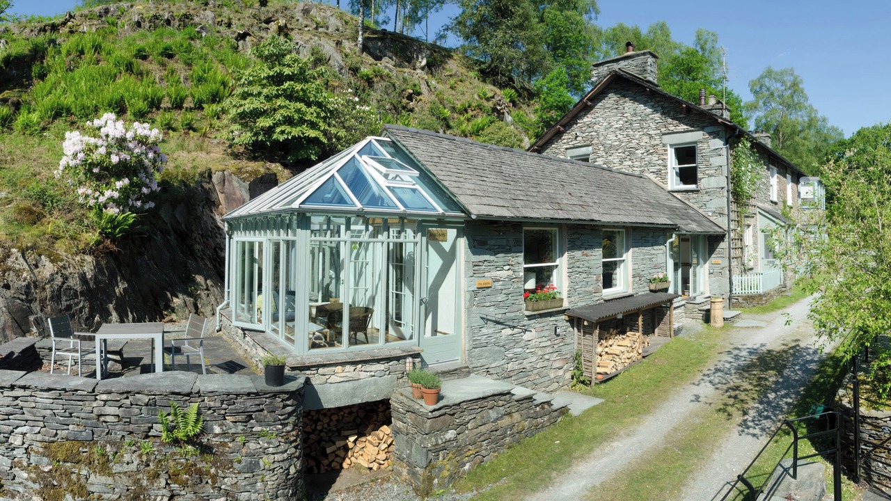 Photo of Outdoor in Chapel Stile