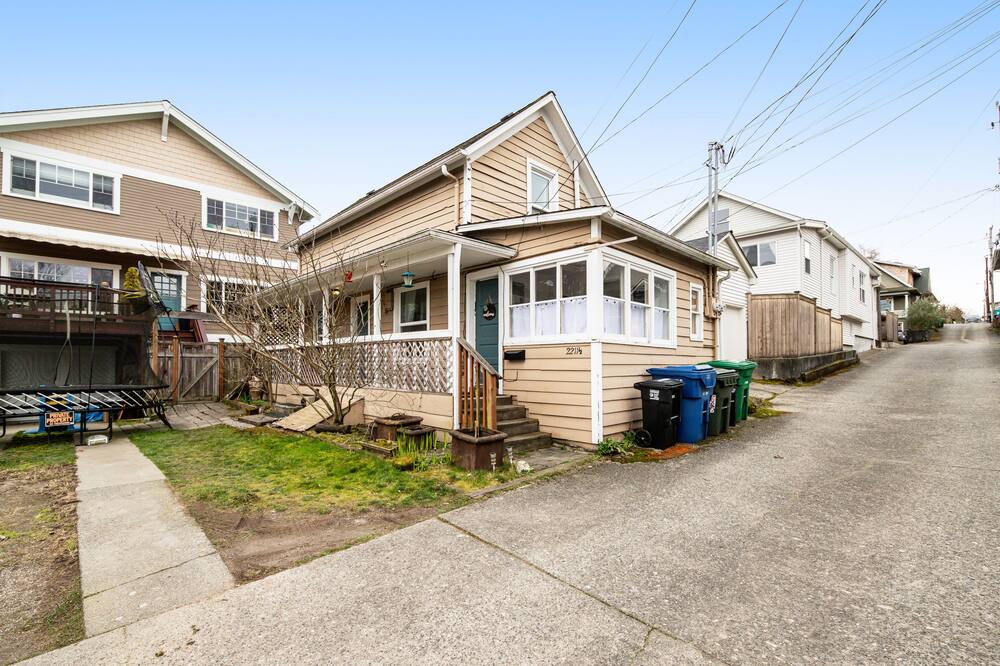 Photo of Others in Queen Anne
