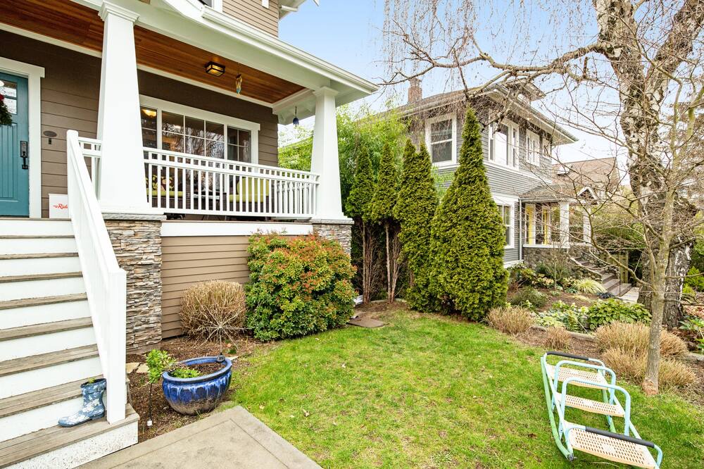 Photo of Others in Queen Anne