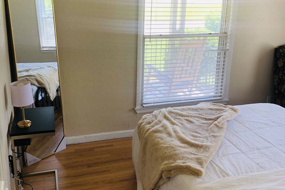 Photo of Bedroom in Tulsa