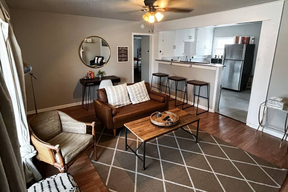 Photo of Livingroom in Tulsa