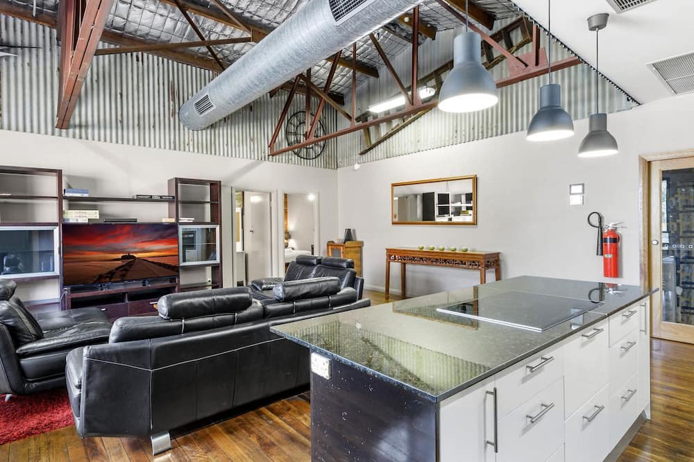 Photo of Livingroom in Cooks Hill