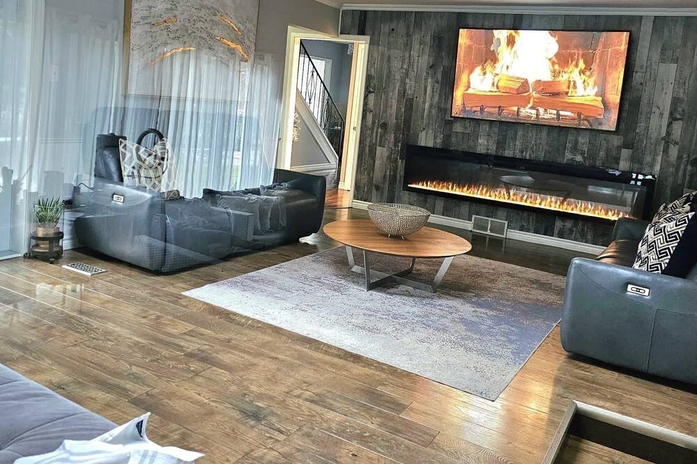 Photo of Livingroom in Ingersoll