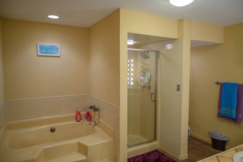 Photo of Bathroom in Malakoff