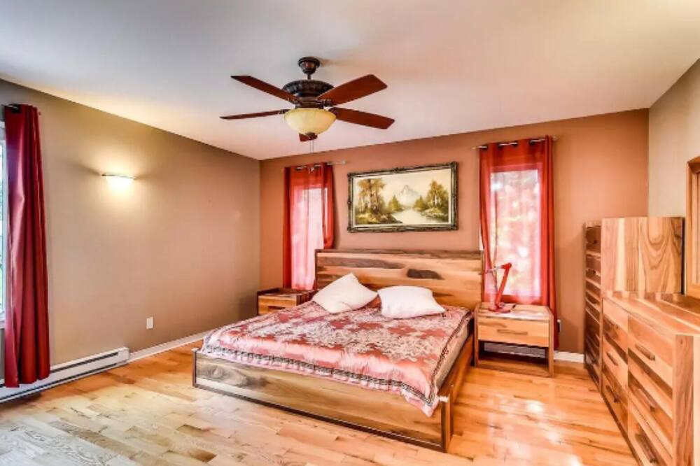 Photo of Bedroom in Pontiac