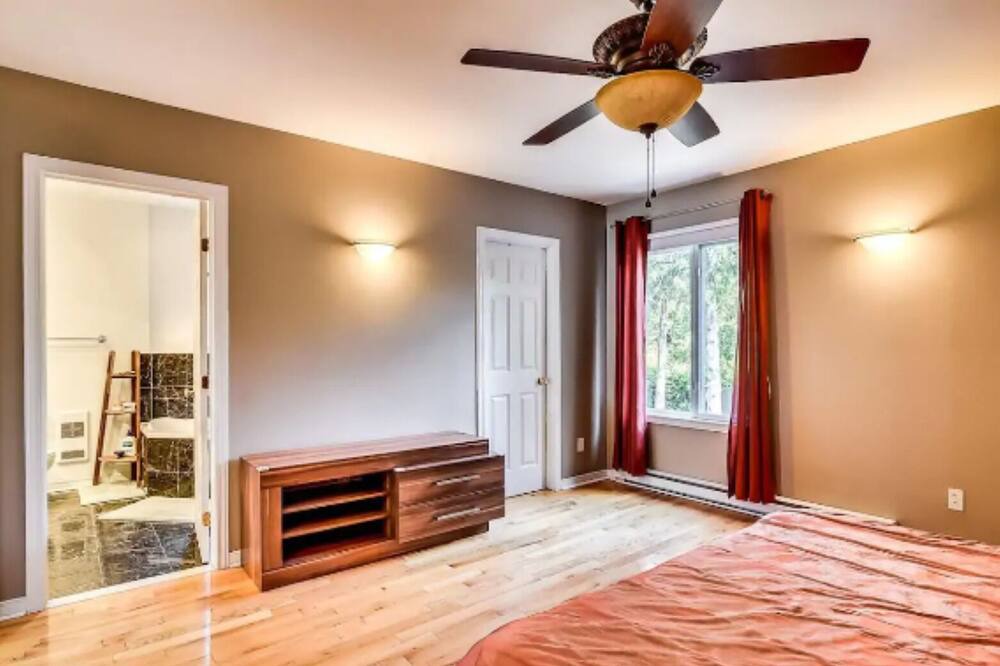 Photo of Bedroom in Pontiac