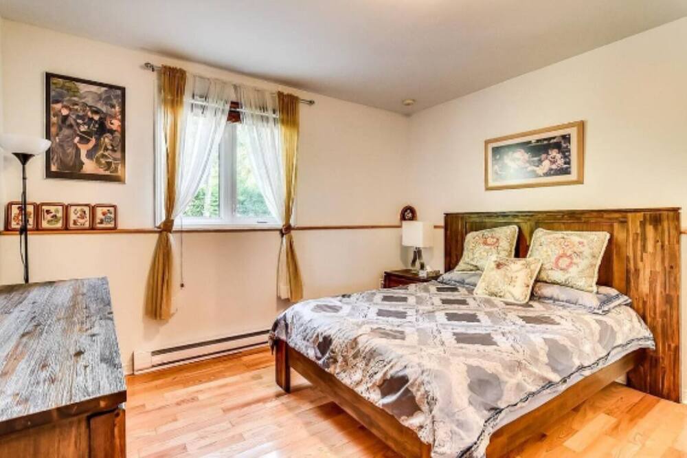 Photo of Bedroom in Pontiac