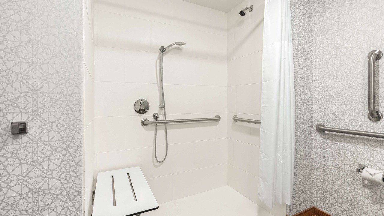 Photo of Bathroom in Guide Meridian