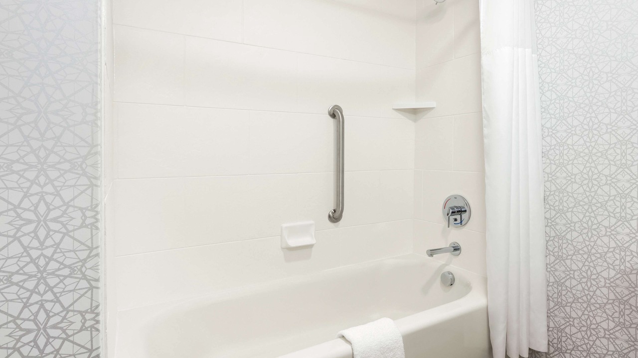 Photo of Bathroom in Guide Meridian