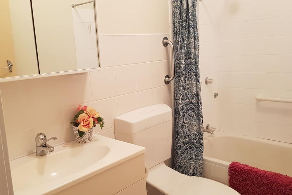 Photo of Bathroom in Kedron