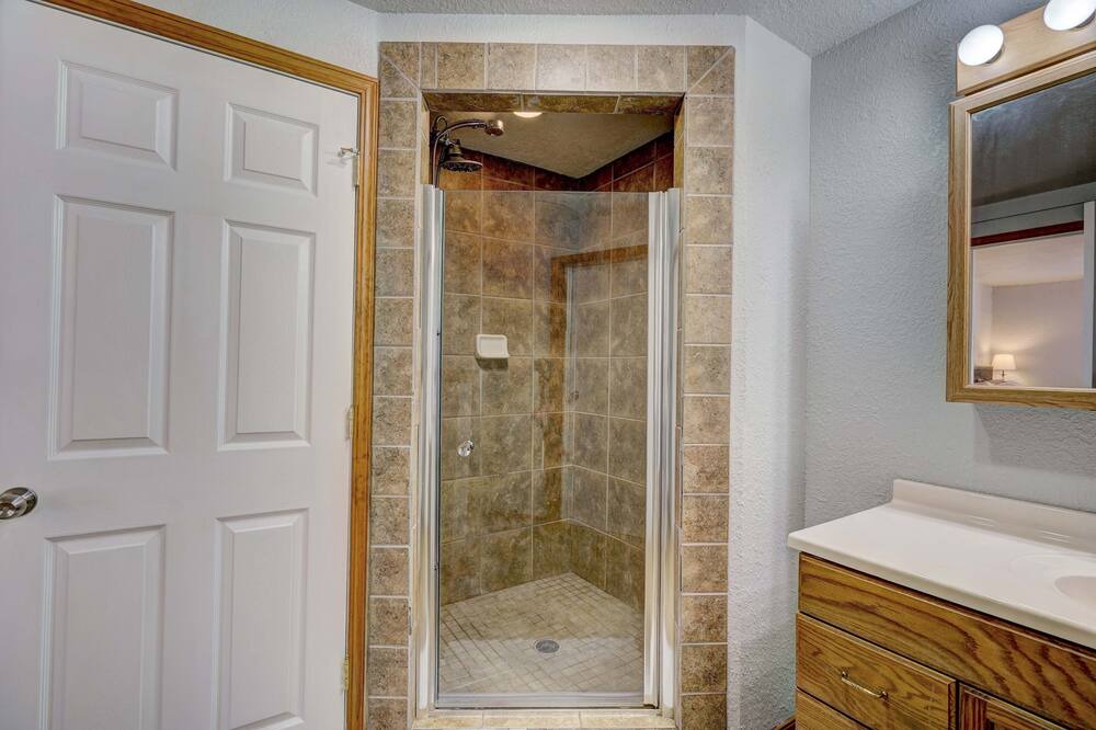 Photo of Bathroom in Norman